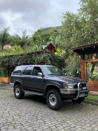 TOYOTA HILUX SW4 3.0 4X4 V6 12V GASOLINA 4P AUTOMÁTICO